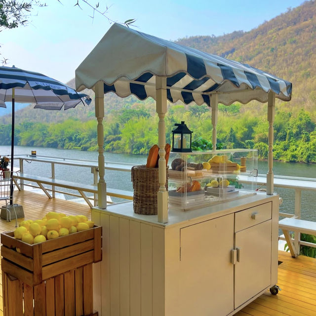raftdara cafe at kanchanaburi