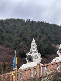 Enchanting Beauty of Jiuzhai Valley:where nature meets tranquility 