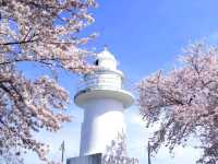 【富山県】富山湾を一望できる穴場の灯台「岩崎ノ鼻灯台」