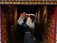 Exploring Barkhor Street: A Lively Market and an Unforgettable Photo Shoot