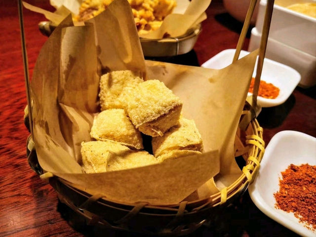品嚐雲南道地的小吃美食---雲客橋過橋米線