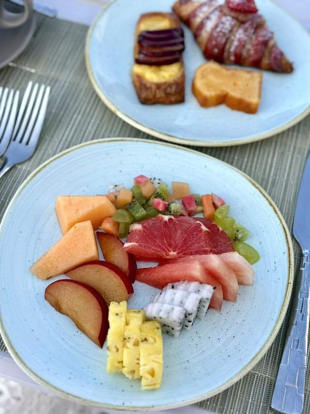 Spring in the Maldives: Breakfast with an Ocean View