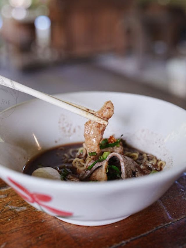 🥢 ก๋วยเตี๋ยวเรือในคลองอยุธยา