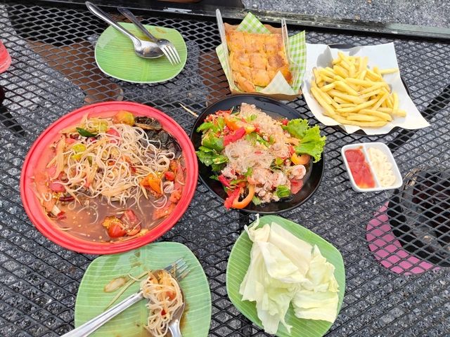 ทรงคือ คาเฟ่ 🌼