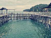 Johor Kelong: Sleep Over the Sea & Feast Like a Pirate King 🏝️🦀