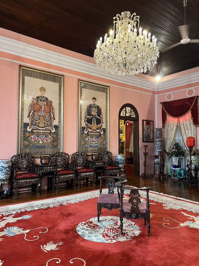 Day trip to Pinang Peranakan Mansion ,Penang famous historical building! 