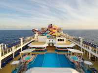 "Norwegian Breakaway: The Ship That’s Basically a NYC Party… But With More Sunscreen" 🗽🚢🌞