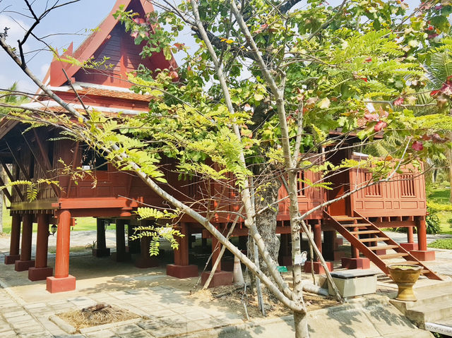 APRIL OASIS: CHIANG MAI’S TRADITIONAL TEAK TREASURES