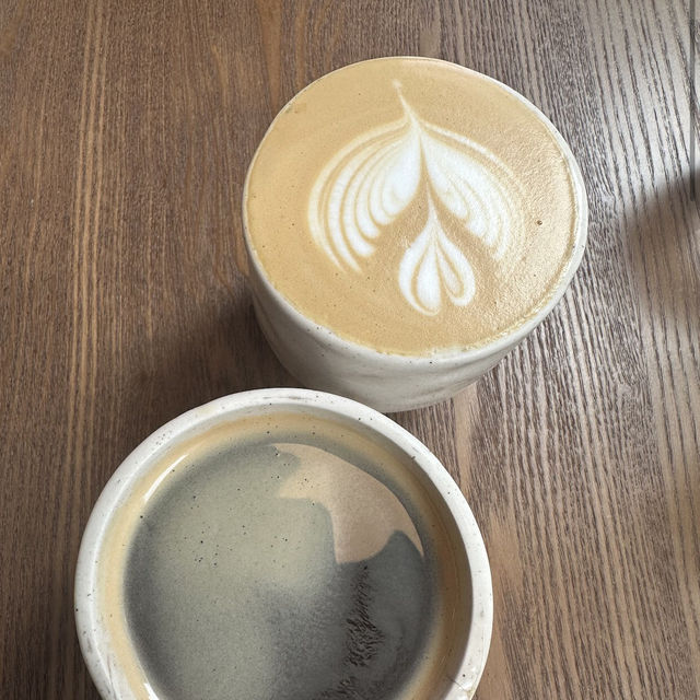The Cupping Room (多處分店，但尋找較小的分店)