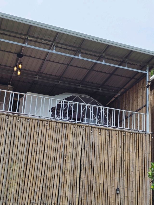 ทิวเขา แคมป์