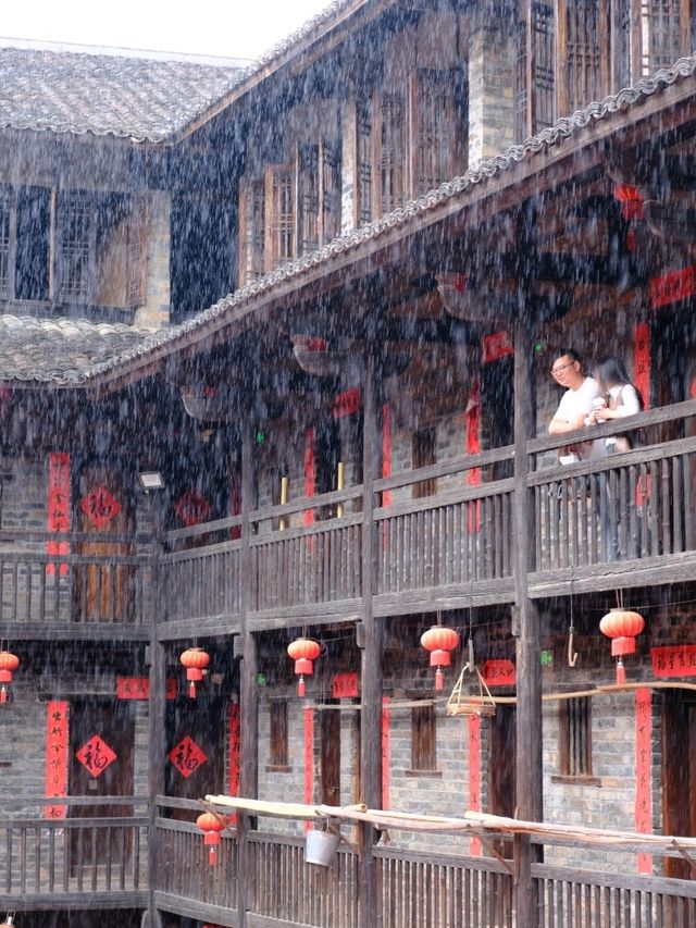 【圍龍夢幻雨中遊】走進龍南燕翼圍龍！廟燈籠 x 簡約古韻 x 美食手信街一次滿足✨