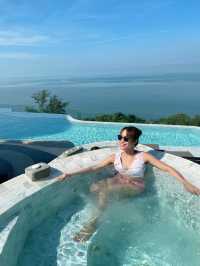 ใกล้ชิดทะเลและป่าโกงกางที่ Bayphere Pattaya 