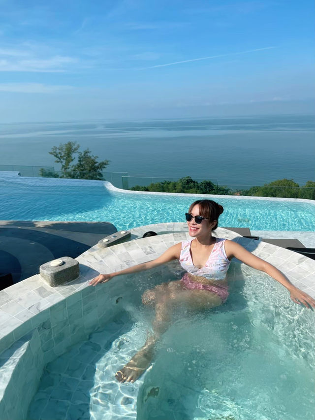 ใกล้ชิดทะเลและป่าโกงกางที่ Bayphere Pattaya 