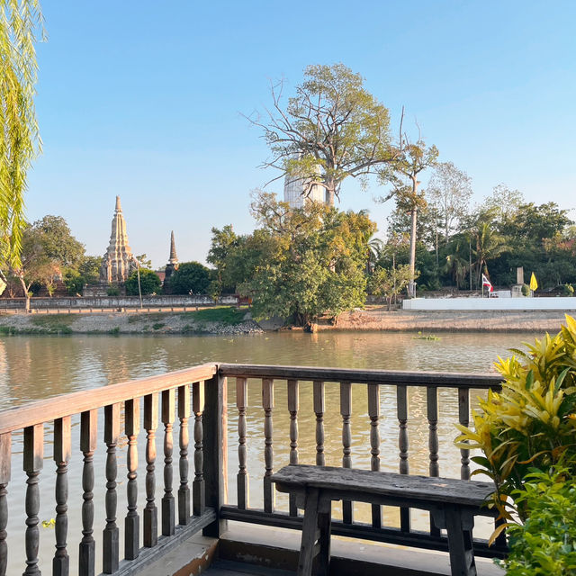 คาเฟ่เรือนไทยริมน้ำอยุธยา