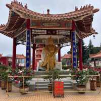 萬佛寺（Ten Thousand Buddhas Monastery）