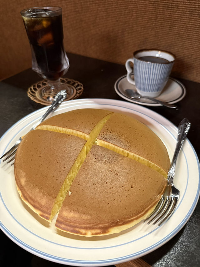 Café-Hopping Along the Chūō Line – Toast, Pancakes & Retro Vibes