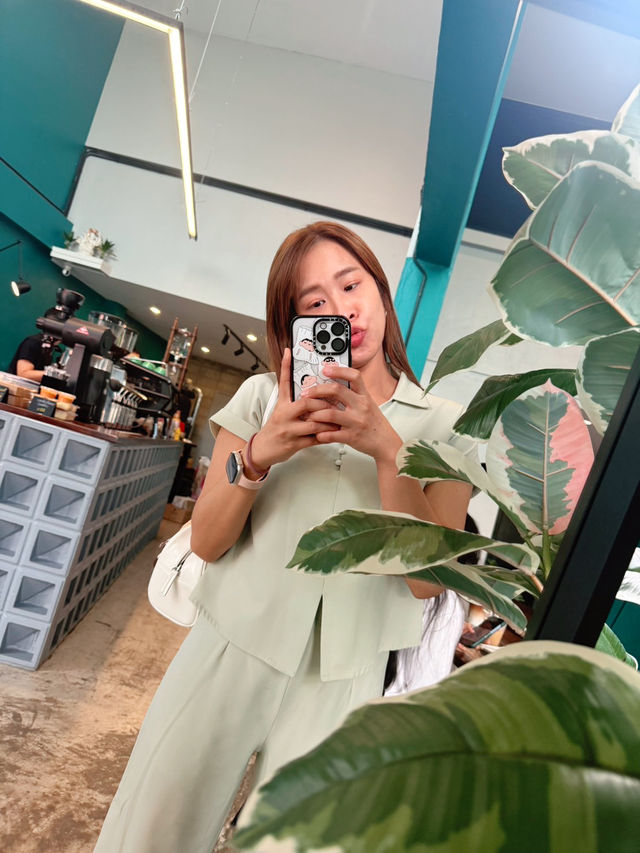 คาเฟ่น่านั่งที่กระทุ่มแบน Yours coffee & roaster