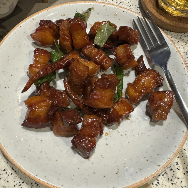 여긴 진짜 꼭 가야 돼! 방콕 로컬 미슐랭 맛집 ‘레이 라오’ 후기
