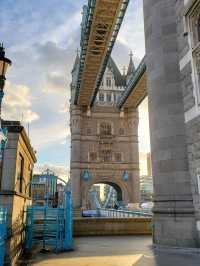欣賞 倫敦塔橋 (Tower Bridge)🌉 好地方Costa Coffee☕️