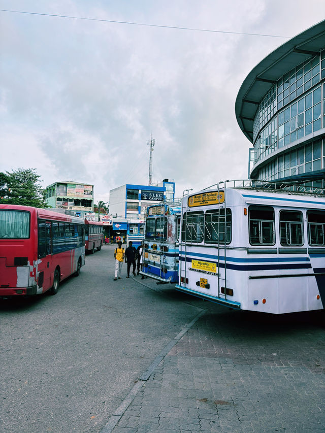 🚌 ニゴンボからキャンディへのバス移動ガイド