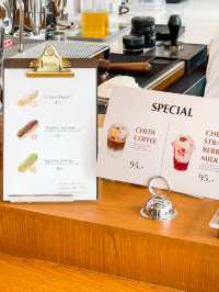 ร้านกาแฟเล็กๆลับๆ ที่ได้วิวกับเจดีย์หลวง