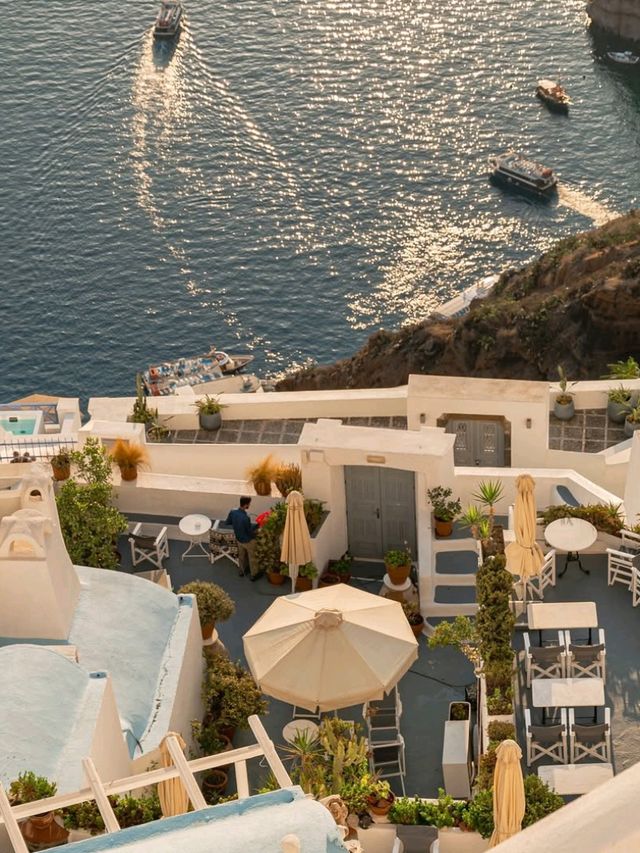 🌟 Europe :Budget Bliss in Blue & White: Santorini on a Budget 🇬🇷💙