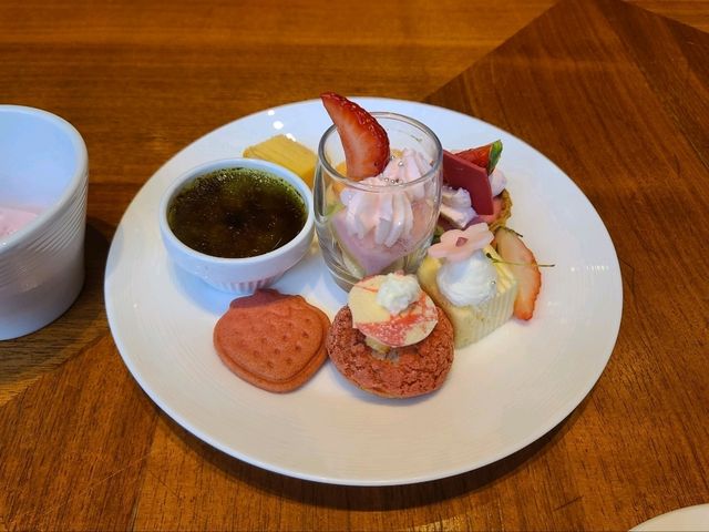 후쿠오카 온어테이블(オンアターブルグラナダスィート)