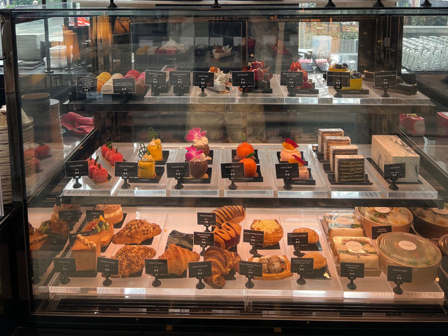 ☕️ A Quiet Touch of Class – Coffee & Pastries at Tuxedo Espresso Bar