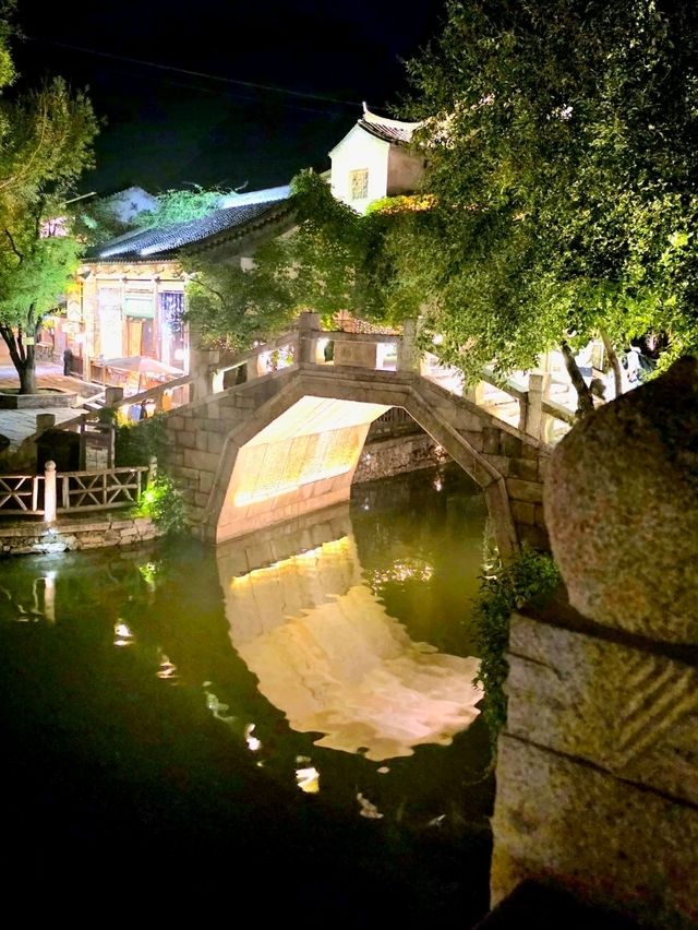 Shopping on the Dreamlights of Gubei Water Town