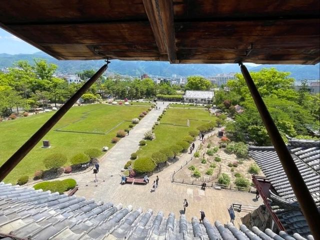 黒き城が語る歴史の物語