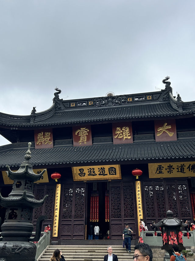 สายมูห้ามพลาด! วัดพระหยกขาว (Jade Buddha Temple) 