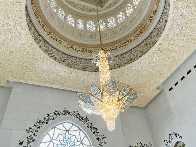 Grace in White: A Visit to Sheikh Zayed Grand Mosque