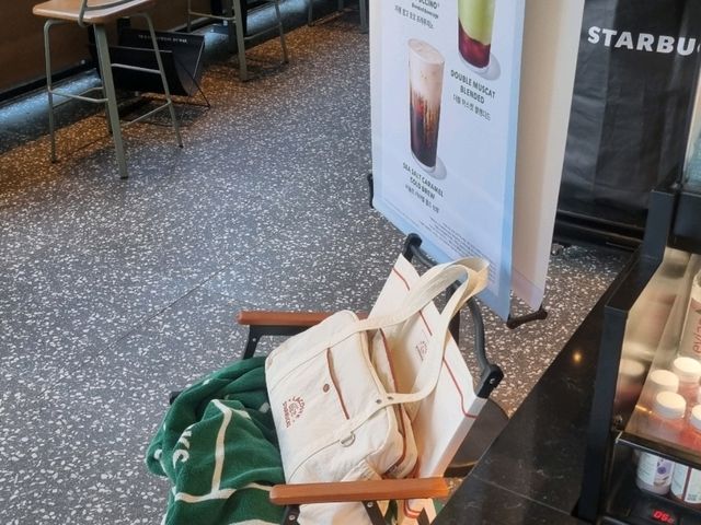 스타벅스 홍대역점💙