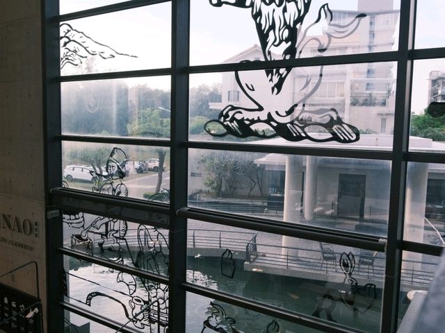 台灣爆米香結合義式冰淇淋！台南獨棟清水模店