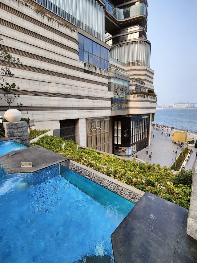 Regent Hong Kong, Iconic Elegance with Unrivaled Harbour Views