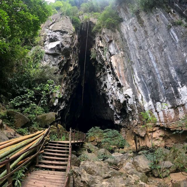 Dark Cave (Hang Toi)
