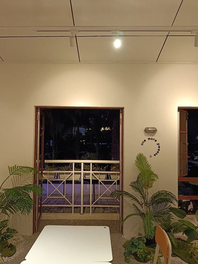 🌄 01 MO Café – Cozy Vegetarian-Friendly Brunch on the Road to Genting
