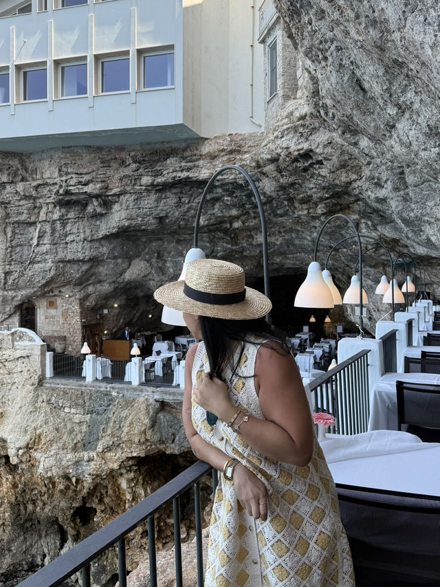 🇮🇹 G R O T T A  P A L A Z E S E  •  a cave restaurant🍴🍒