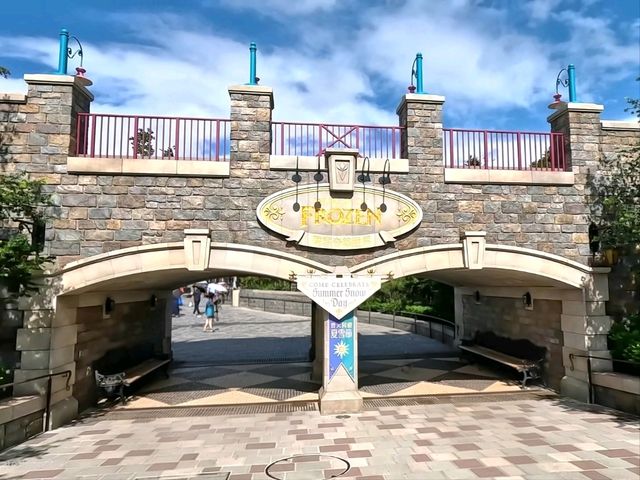 Sweet Treats and Magical Keepsakes in Arendelle