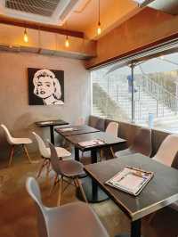 ☕️ SP_CE Cafe & Lounge 寵物友善＋黑松露瀑布蛋Bagel必試！