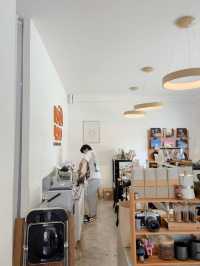 Iso 400 studio คาเฟ่มินิมอลแห่งสารคาม