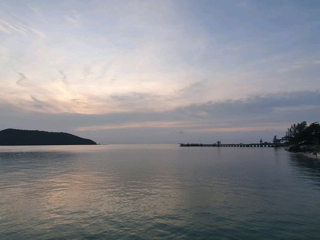 Koh Phanvan: Dhiva's Splig Personality—From Waterfall Vipassana To Full Moon Fire