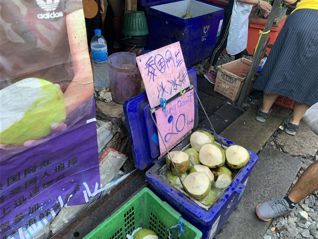 🚤 Floating Through Flavor—Bangkok’s Floating Market Experience