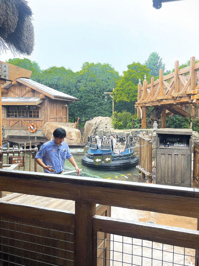 รีวิวเครื่องเล่นสุดหวาดเสียว Roaring Rapids 🎟️