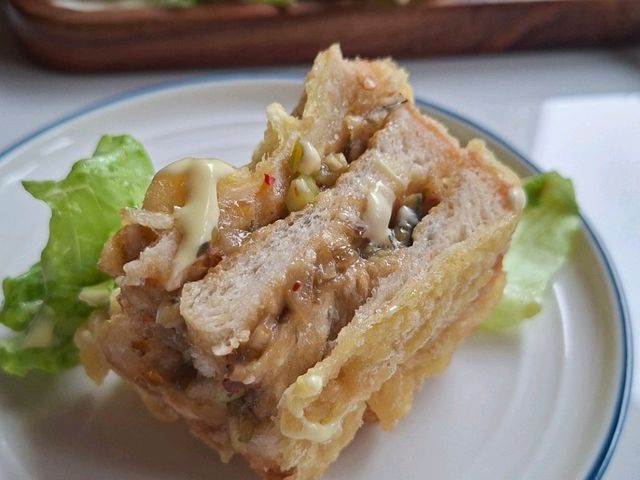 台中新開幕🔥藏在飯店二樓的輕奢餐酒館