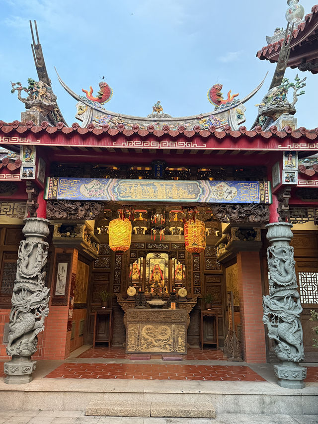雲林虎尾持法宮｜「恭敬威嚴五文昌殿 ‧ 一拜頂禮寄心志，文運隨香起清明」