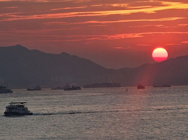 尖沙咀超美日落加夜景，香港維港景色真的一絕