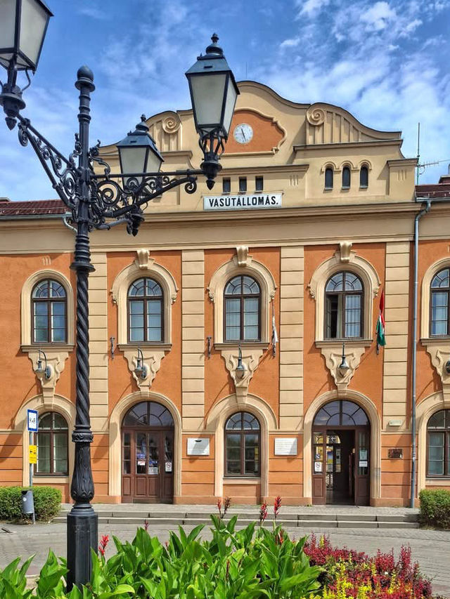  Baroque Beauty on the Danube: My Solo Day Trip to Vác, Hungary