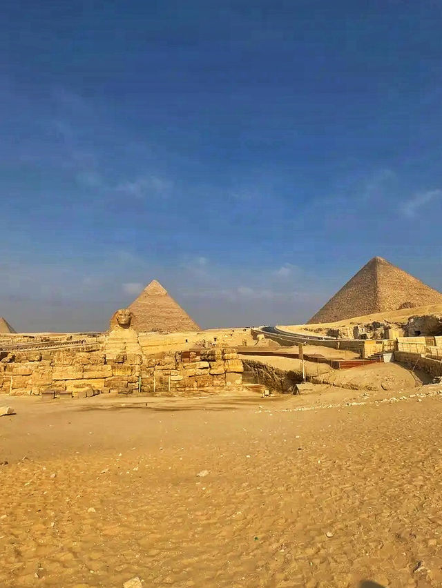 🏯 Pyramid of Khafre – The Timeless Giant of Giza 