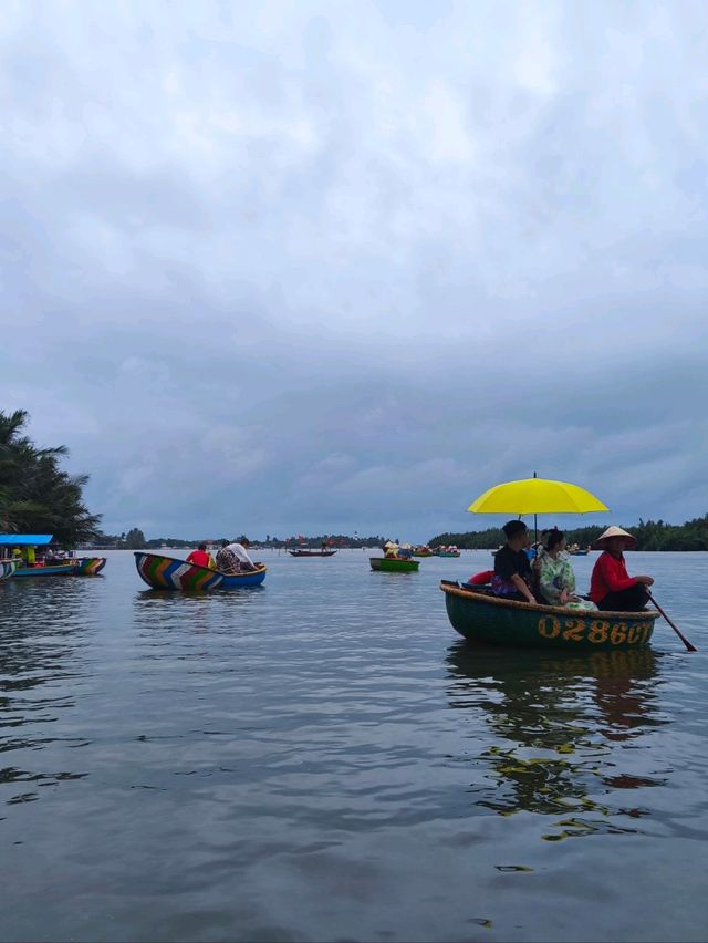 Hoi An Old Town, Coconut Boat & Morning Glory Restaurant